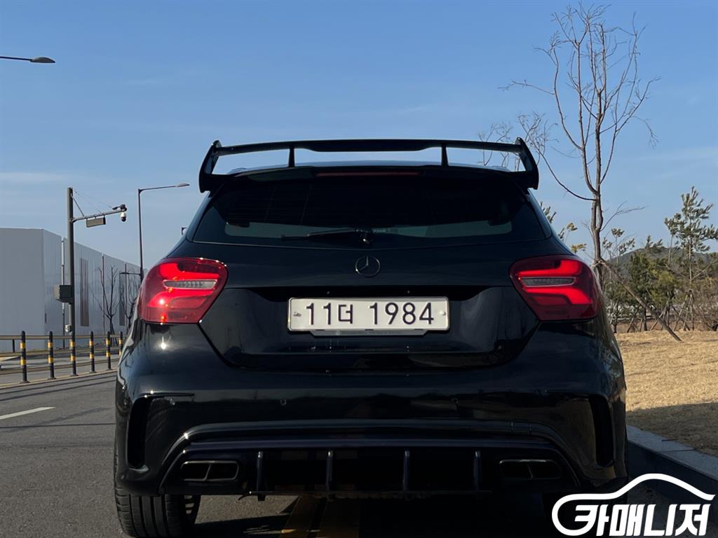 Mercedes-Benz A-Class A-Class W176 A45 AMG 4MATIC thumbnail 4