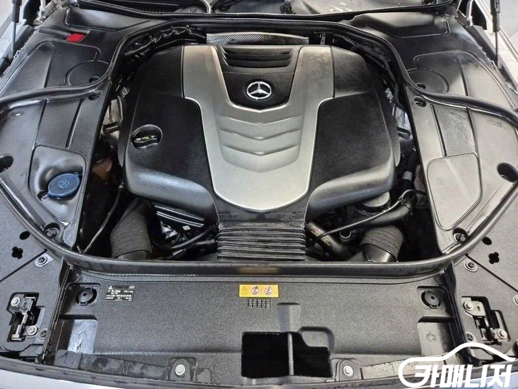 Mercedes-Benz S-Class S-Class-W222 S 350 d 4MATIC thumbnail 5