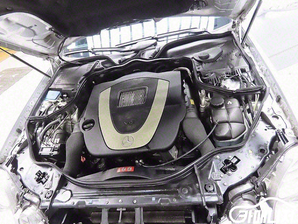 Mercedes-Benz E-Class E350 4MATIC thumbnail 7