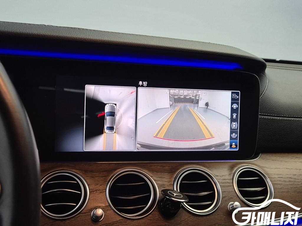 Mercedes-Benz E-Class E-Class W213 E300e Exclusive thumbnail 15