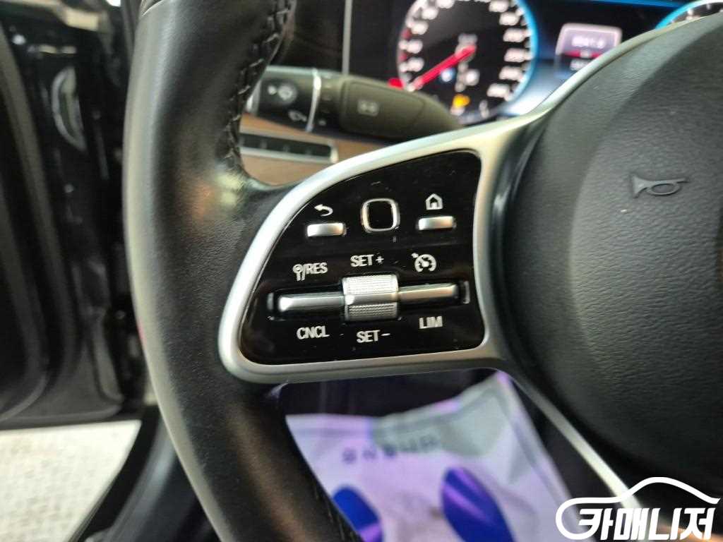 Mercedes-Benz E-Class E-Class W213 E300e Exclusive thumbnail 16