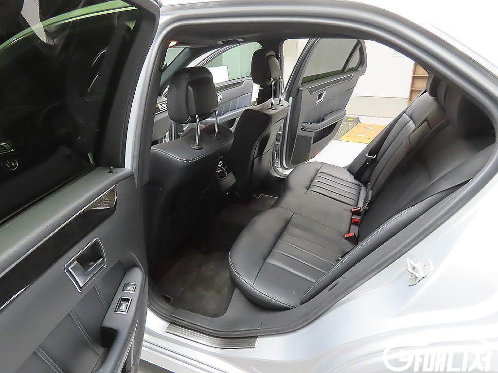 Mercedes-Benz E-Class E-Class W212 E300 Avantgarde thumbnail 8