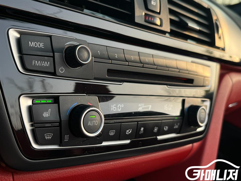 BMW 4 Series 428i Convertible M Sport thumbnail 10