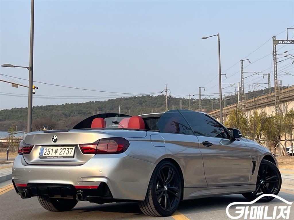 BMW 4 Series 428i Convertible M Sport thumbnail 3