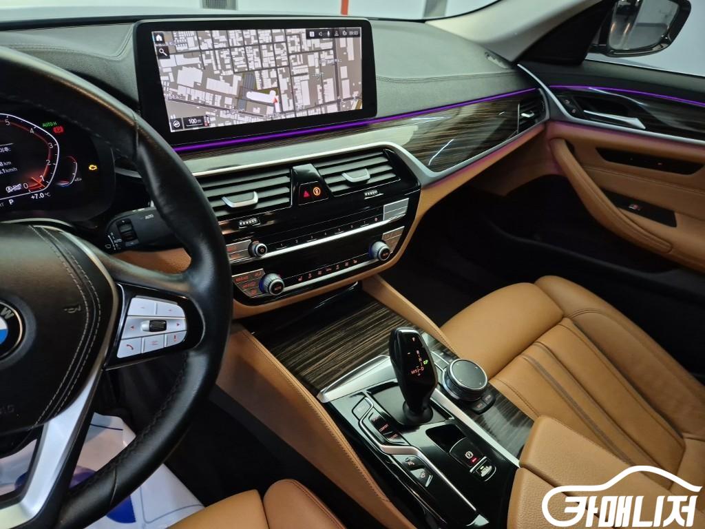 BMW 5 Series 520i thumbnail 10