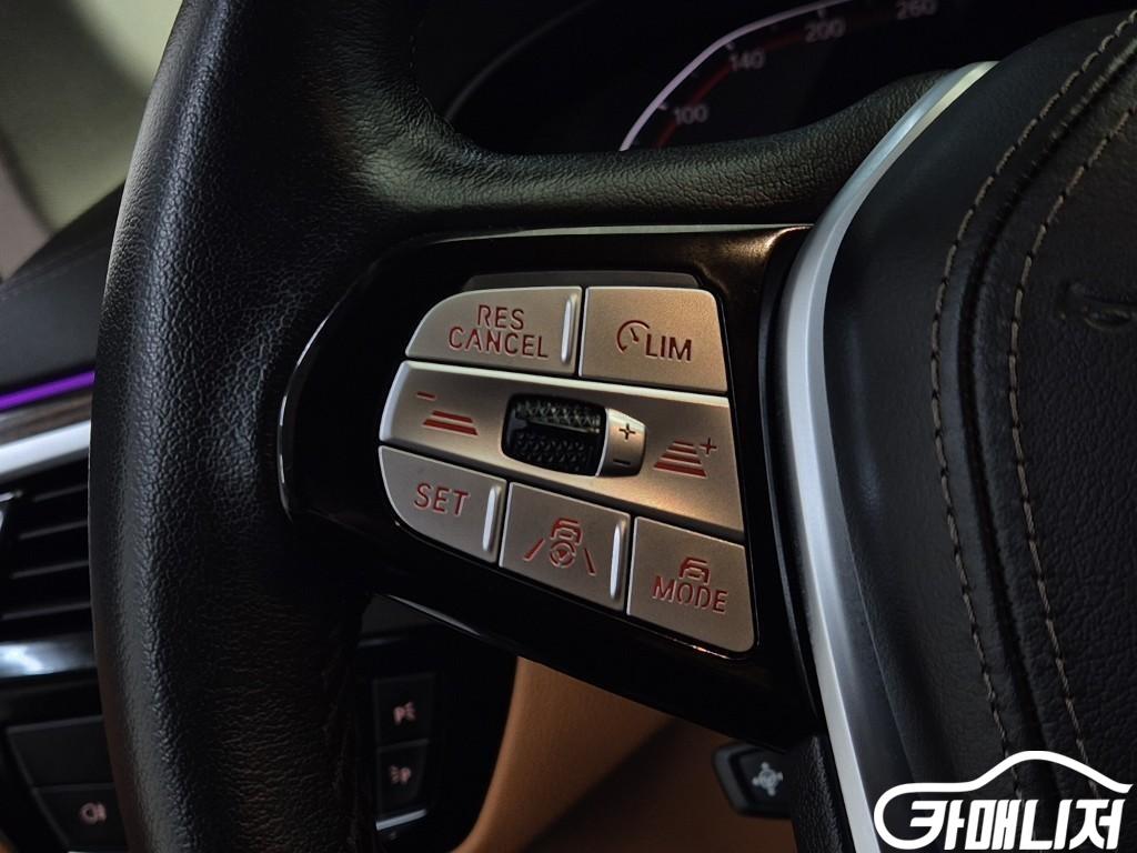 BMW 5 Series 520i thumbnail 16