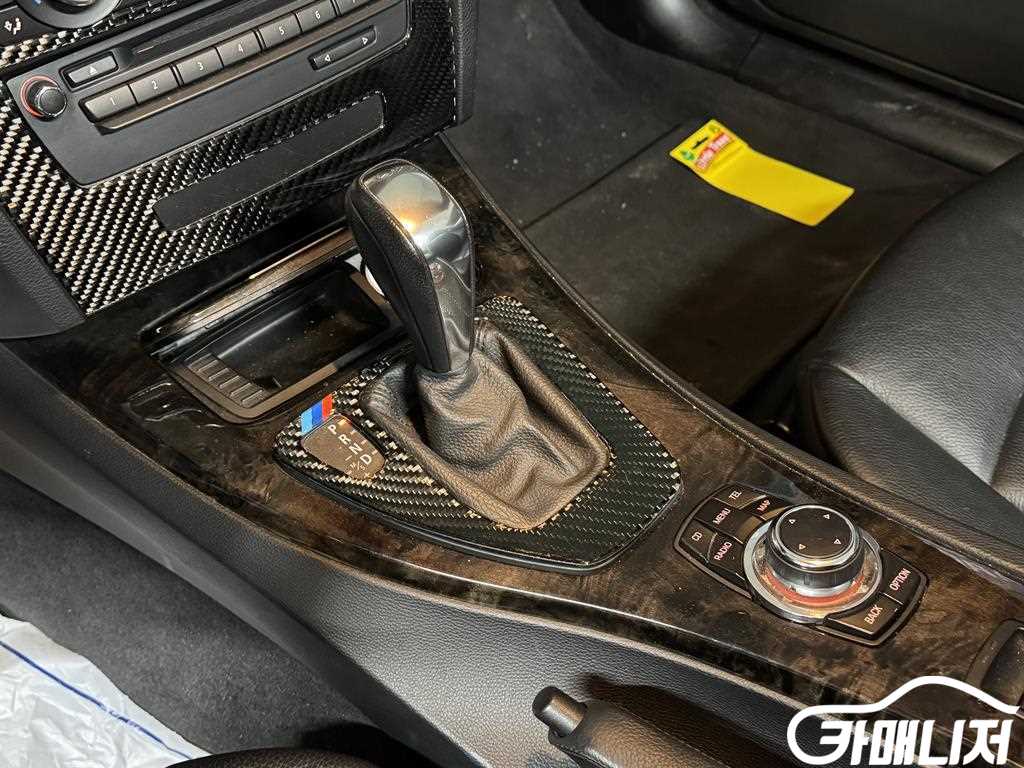 BMW 3 Series 328i Convertible thumbnail 16