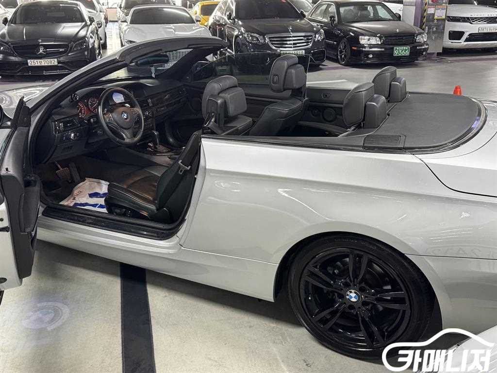 BMW 3 Series 328i Convertible thumbnail 19