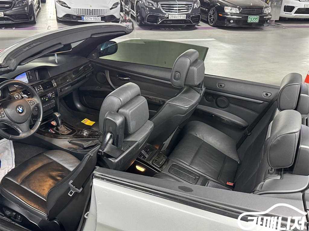 BMW 3 Series 328i Convertible thumbnail 6