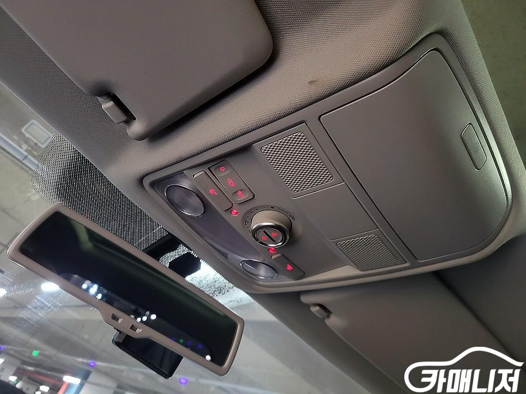 Volkswagen Tiguan 2.0 TDI Premium thumbnail 14