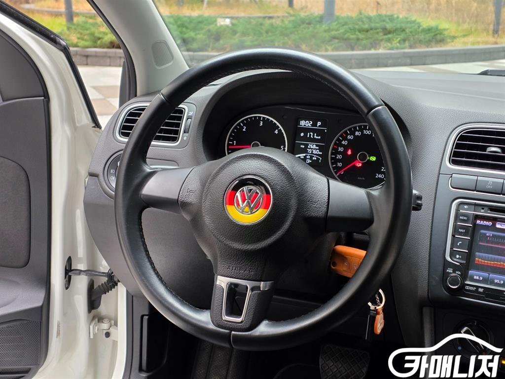 Volkswagen Polo 1.6 TDI R-LINE thumbnail 13