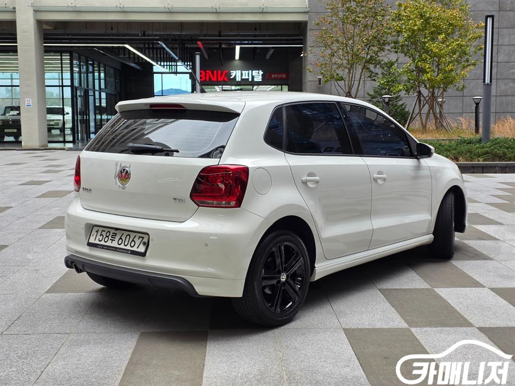 Volkswagen Polo 1.6 TDI R-LINE thumbnail 3