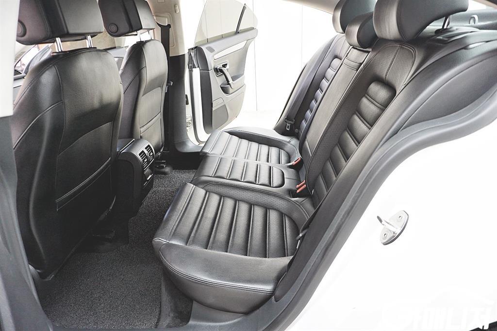 Volkswagen CC New CC 2.0 TSI thumbnail 7