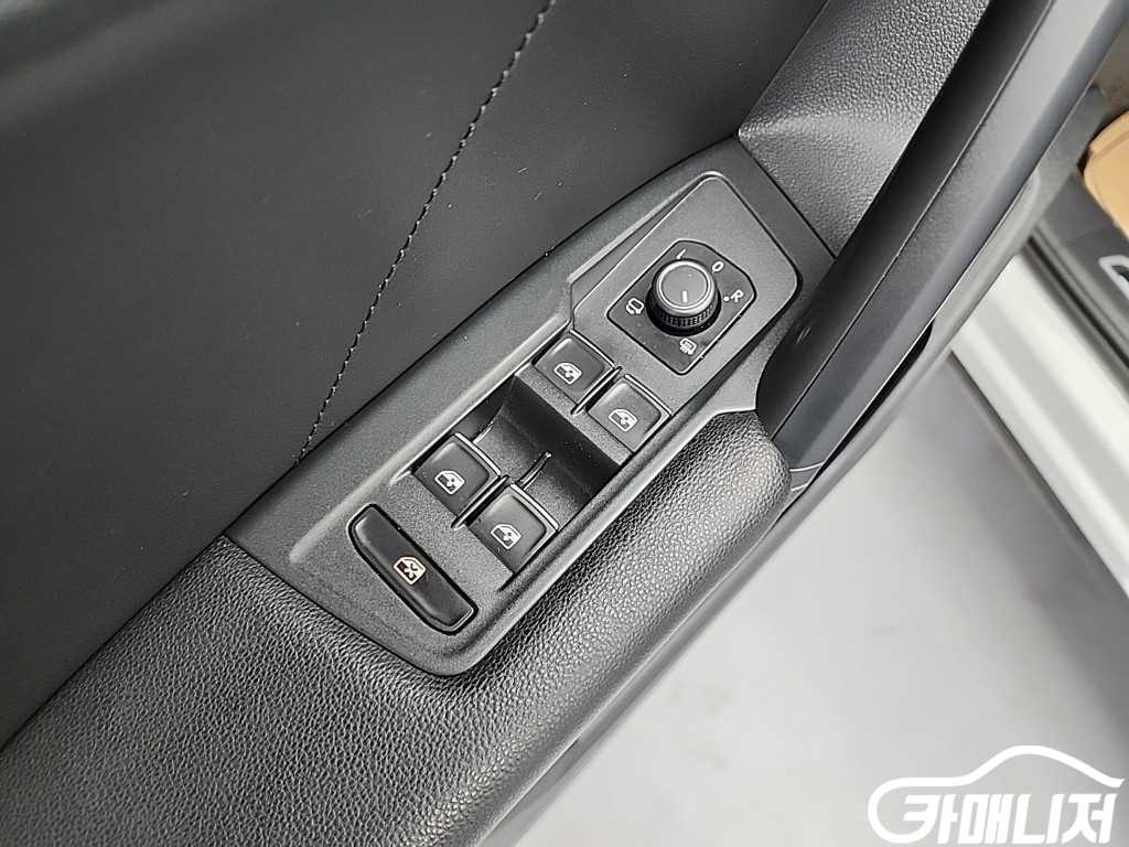 Volkswagen Tiguan 2.0 TDI thumbnail 19