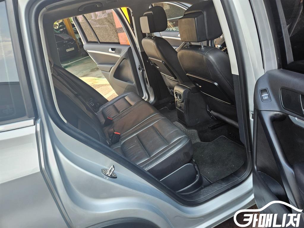 Volkswagen Tiguan 2.0 TDI Premium thumbnail 12