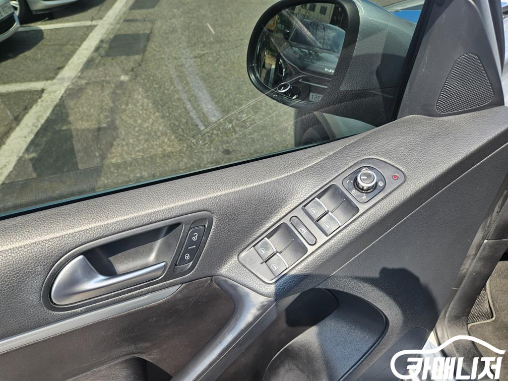 Volkswagen Tiguan 2.0 TDI Premium thumbnail 16