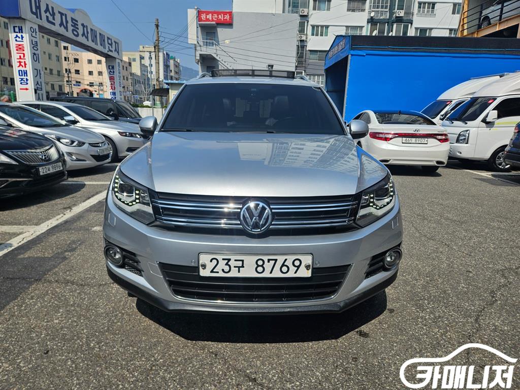 Volkswagen Tiguan 2.0 TDI Premium thumbnail 2
