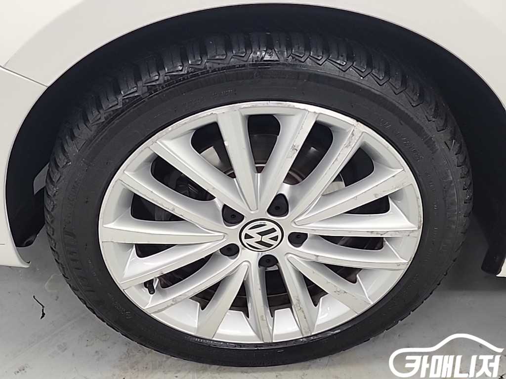 Volkswagen Jetta New Jetta 1.6 TDI BlueMotion thumbnail 19