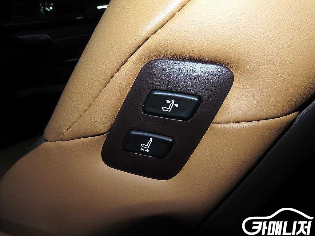 Lexus ES ES300h 7th Gen Executive thumbnail 15