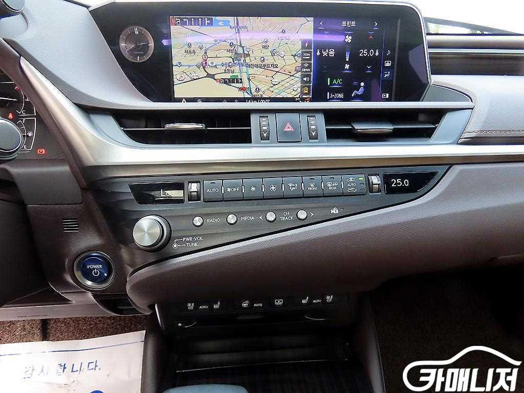 Lexus ES ES300h 7th Gen Luxury Peulreoseu thumbnail 13