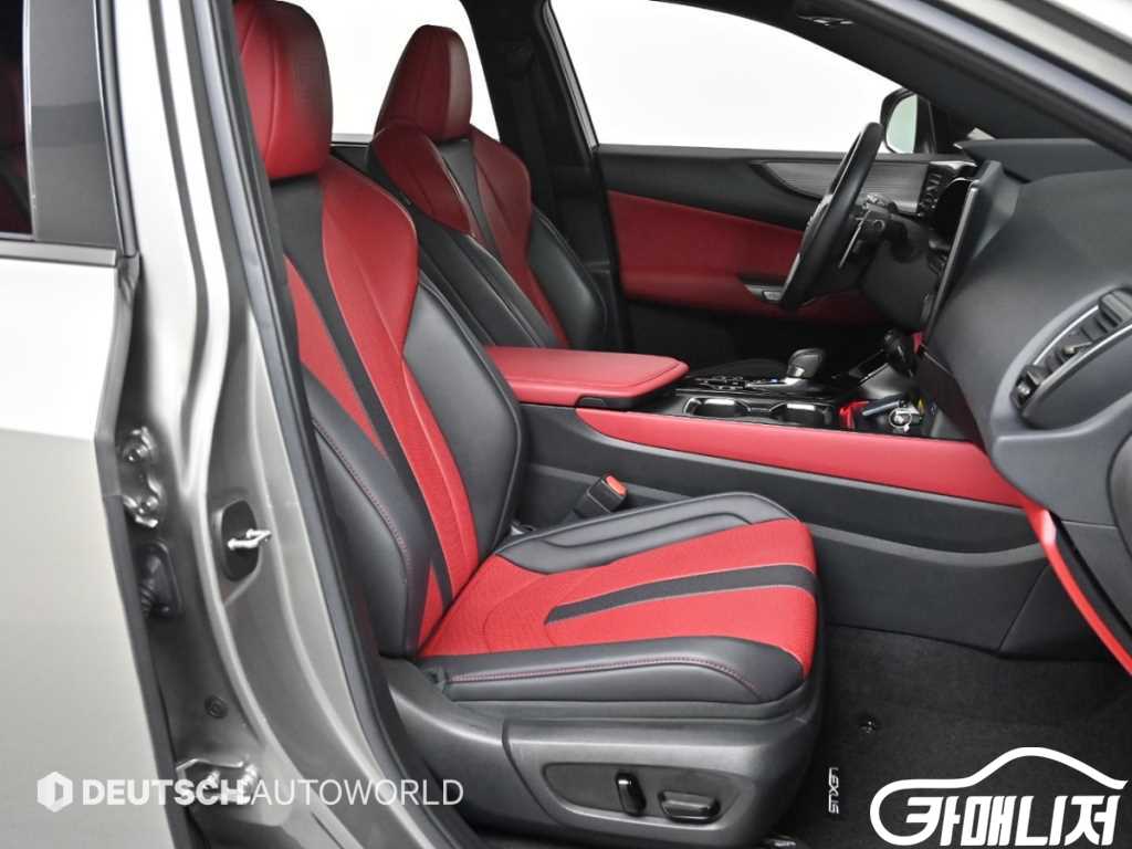 Lexus NX NX 450h+ F Sport thumbnail 10