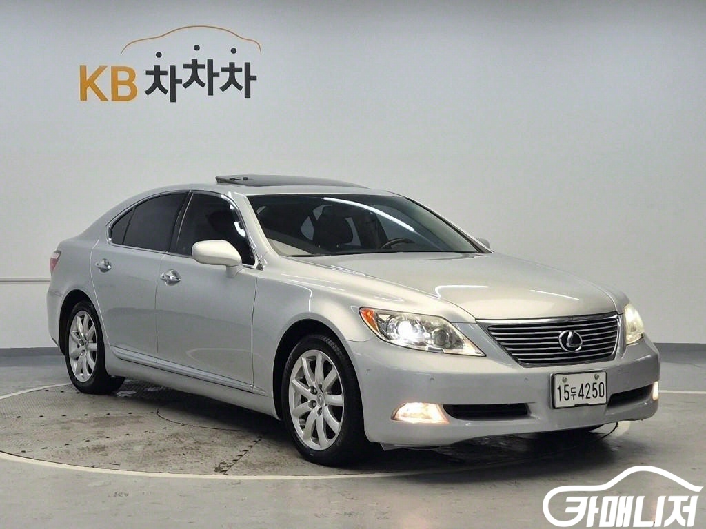 Lexus LS LS460 STD thumbnail 4
