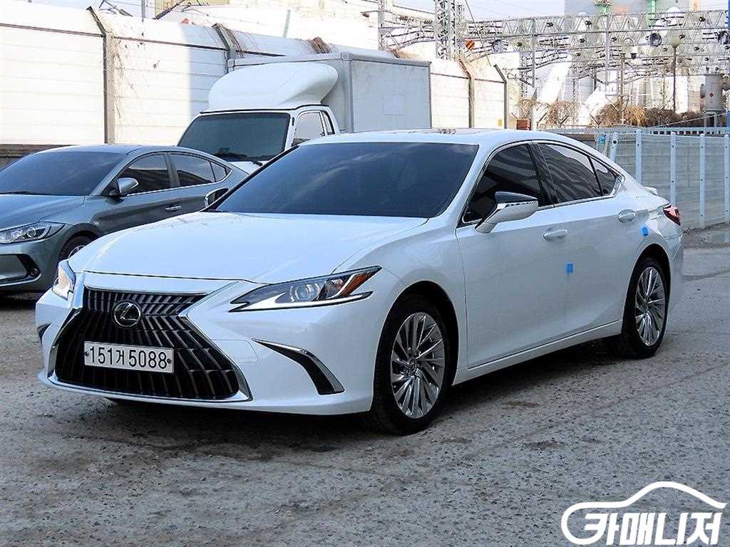 Lexus ES ES300h 7th Gen Luxury Peulreoseu thumbnail 2