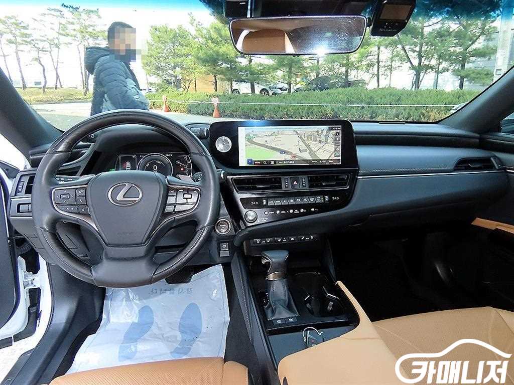 Lexus ES ES300h 7th Gen Luxury Peulreoseu thumbnail 7