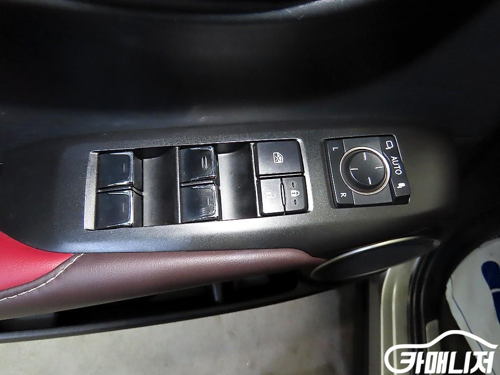 Lexus NX NX 300h Supreme thumbnail 13