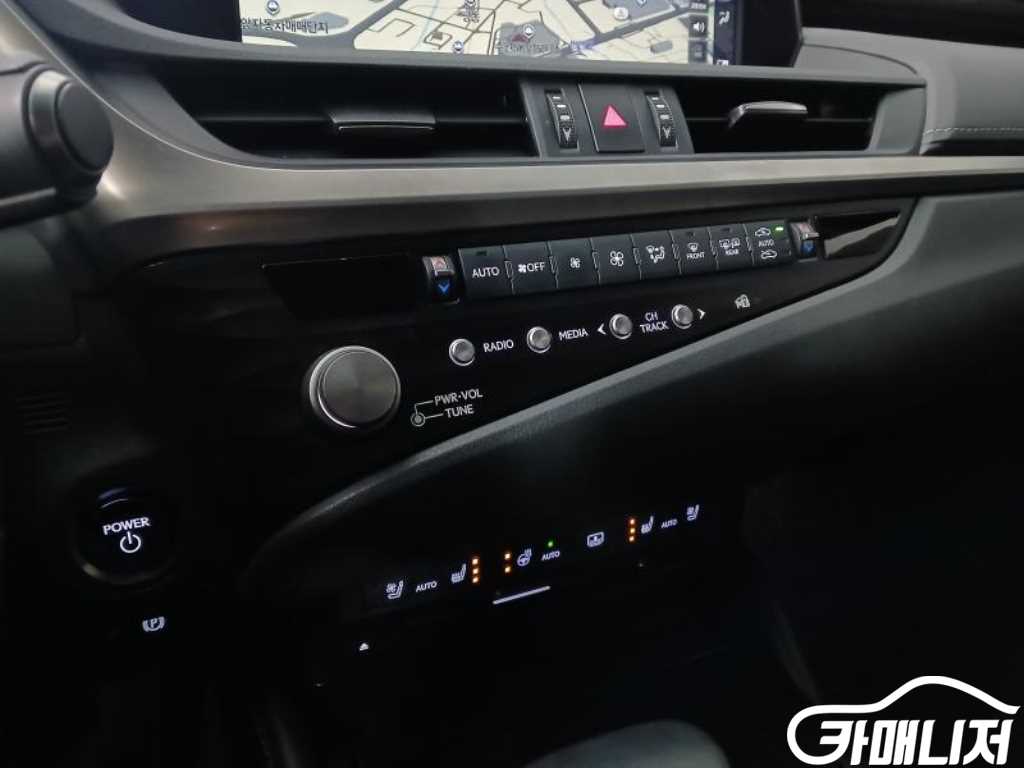 Lexus ES ES300h 7th Gen Luxury Peulreoseu thumbnail 11