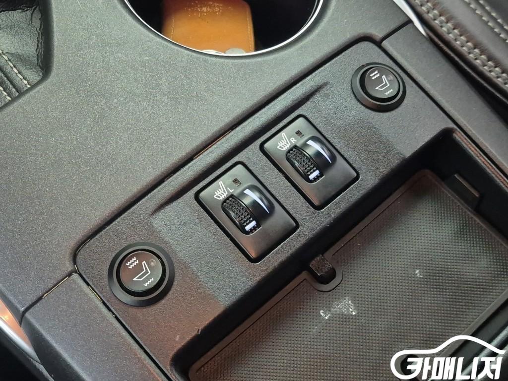 Toyota Camry 2.5 XLE thumbnail 17