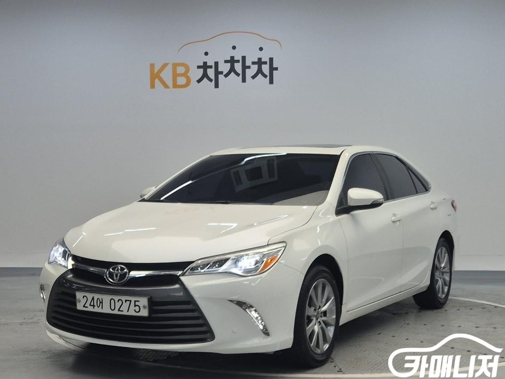 Toyota Camry 2.5 XLE thumbnail 2