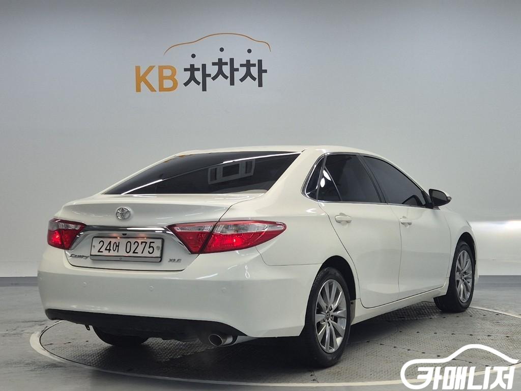 Toyota Camry 2.5 XLE thumbnail 4