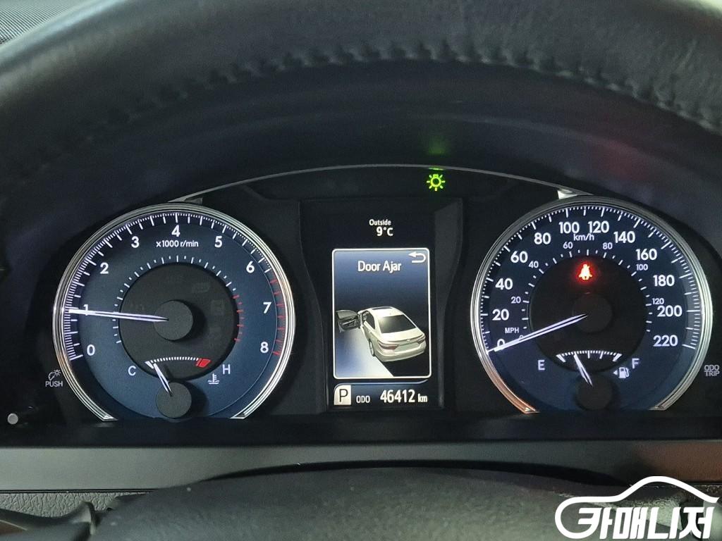 Toyota Camry 2.5 XLE thumbnail 6