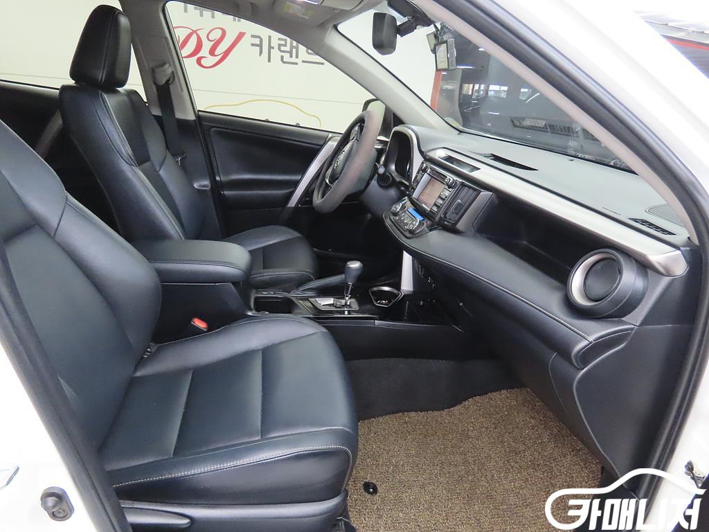 Toyota RAV4 Rabeu4 2.5 4WD Hybrid thumbnail 6