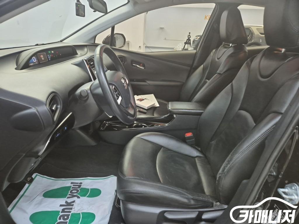 Toyota Prius Prius 4th Gen 1.8 E thumbnail 11