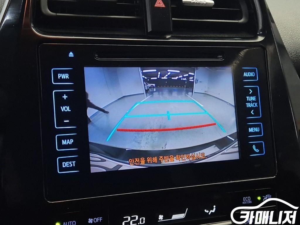 Toyota Prius Prius 4th Gen 1.8 E thumbnail 13