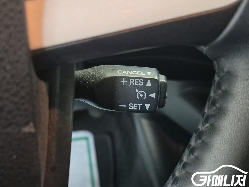 Toyota Prius Prius 4th Gen 1.8 E thumbnail 14