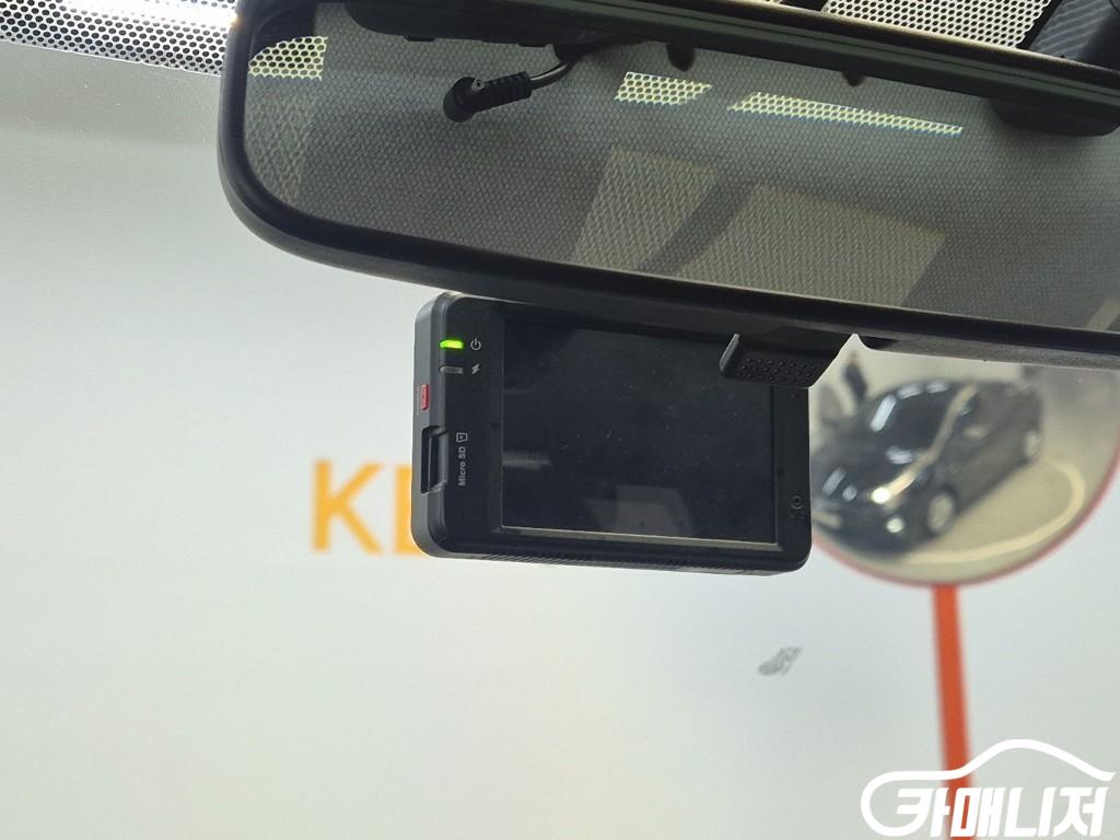 Toyota Prius Prius 4th Gen 1.8 E thumbnail 16