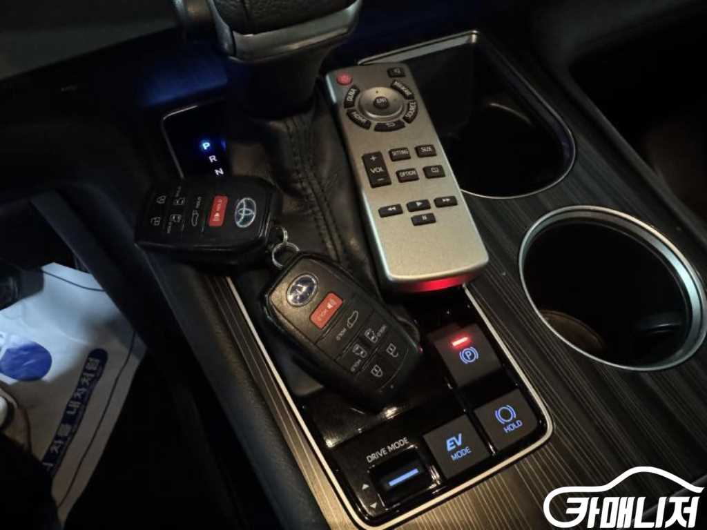 Toyota Sienna 2.5 2WD Hybrid thumbnail 14