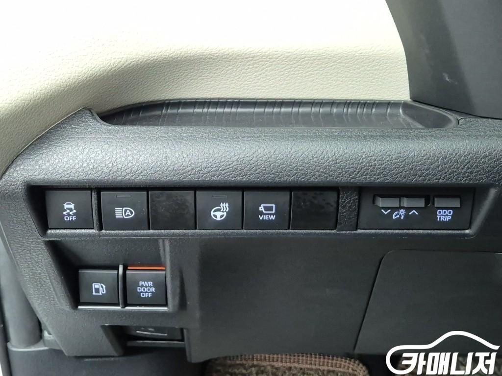 Toyota Sienna 2.5 2WD Hybrid thumbnail 18