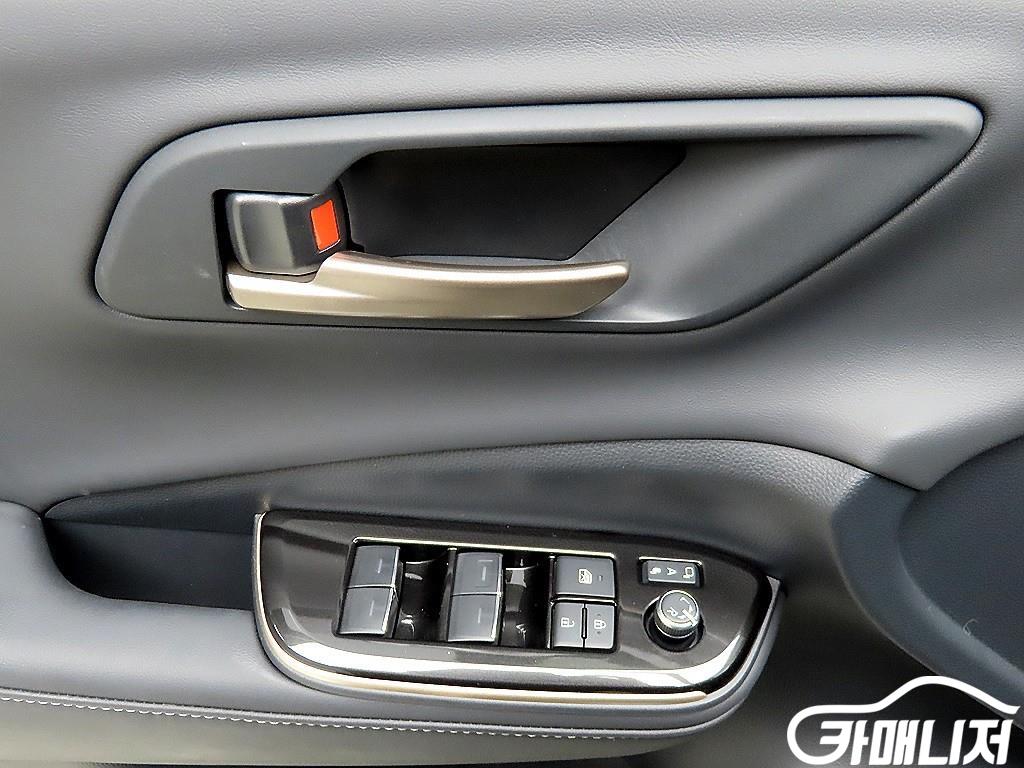 Toyota Crown Crown Crossover 2.5 4WD Hybrid thumbnail 11