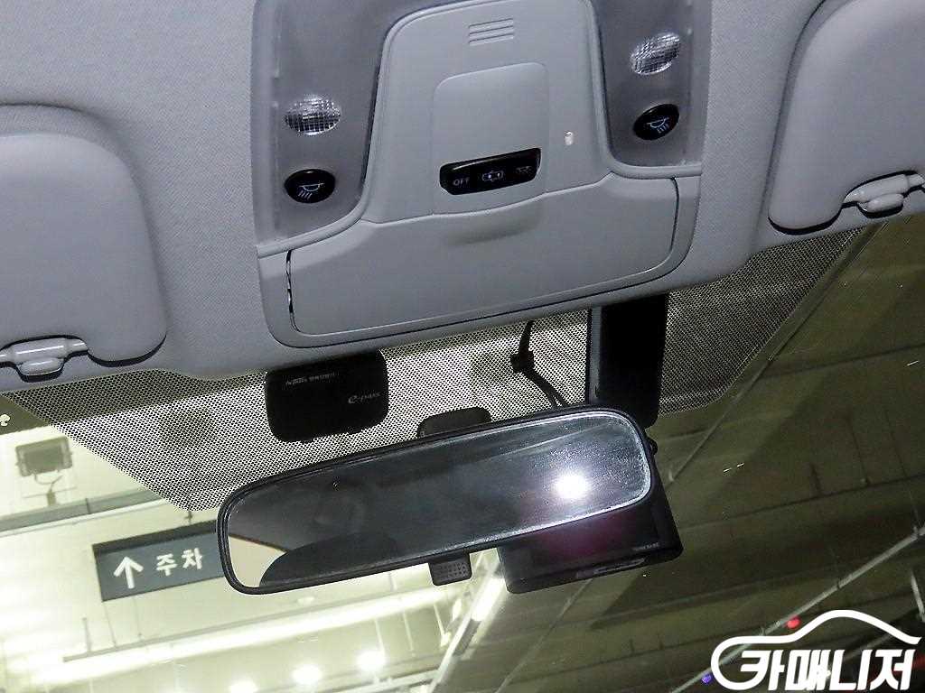 Toyota Prius Prius 4th Gen 1.8 E thumbnail 17