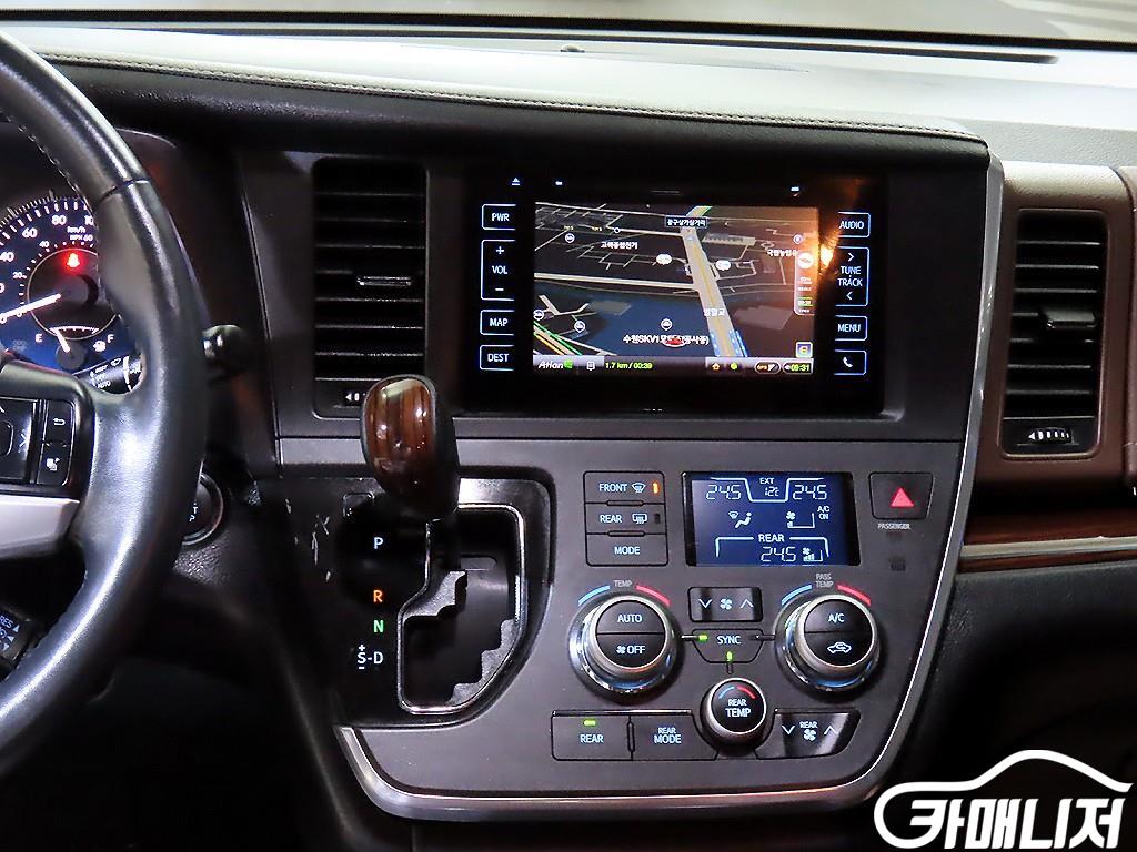 Toyota Sienna 3.5 AWD thumbnail 11