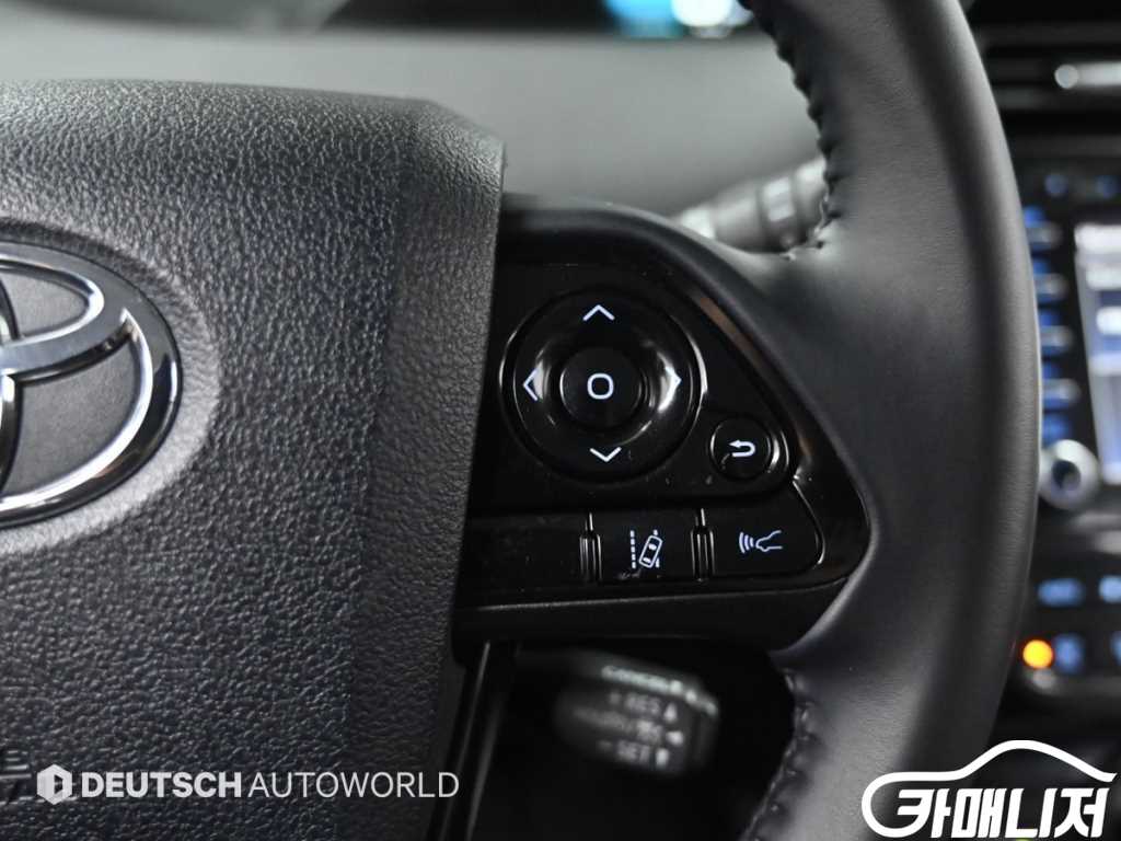 Toyota Prius Prius 4th Gen 1.8 thumbnail 18