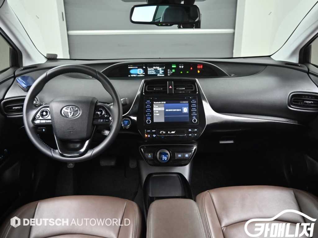 Toyota Prius Prius 4th Gen 1.8 thumbnail 7