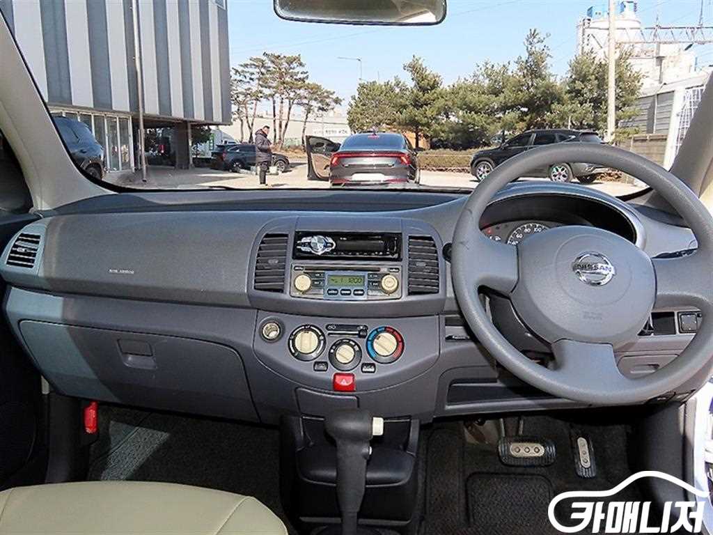 Nissan March 1.2 thumbnail 7