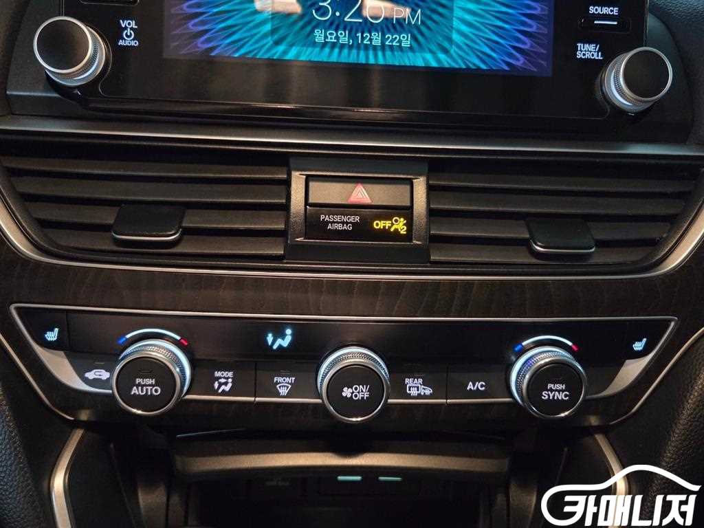 Honda Accord 1.5 Turbo thumbnail 12