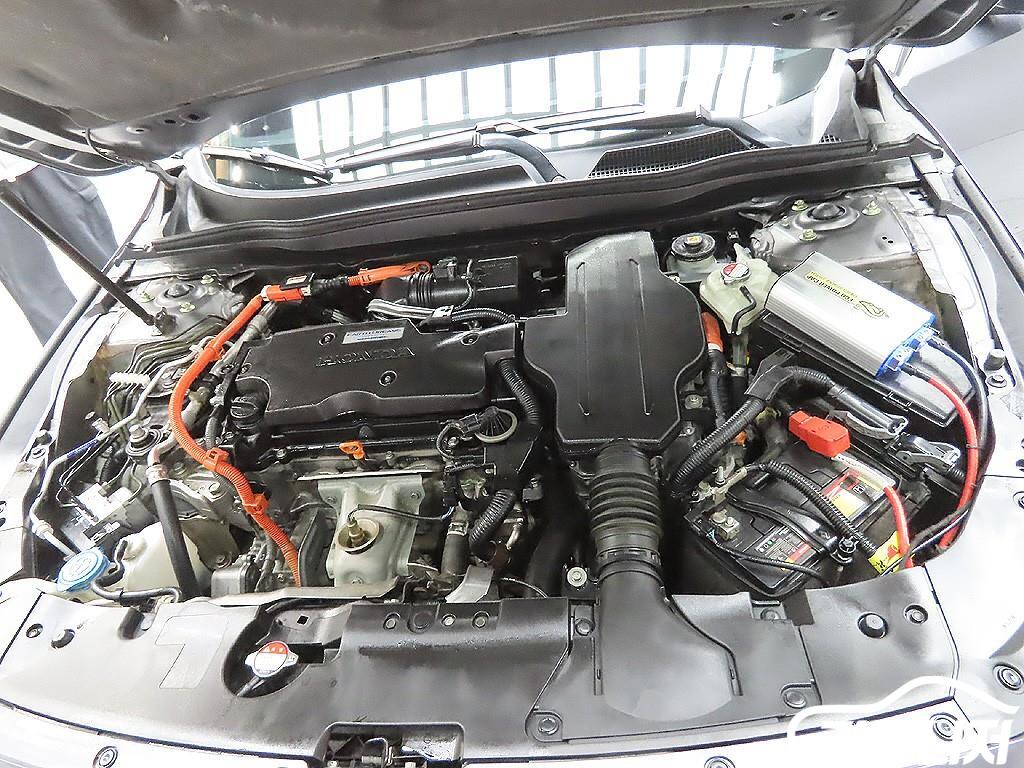 Honda Accord 2.0 Hybrid Touring thumbnail 7