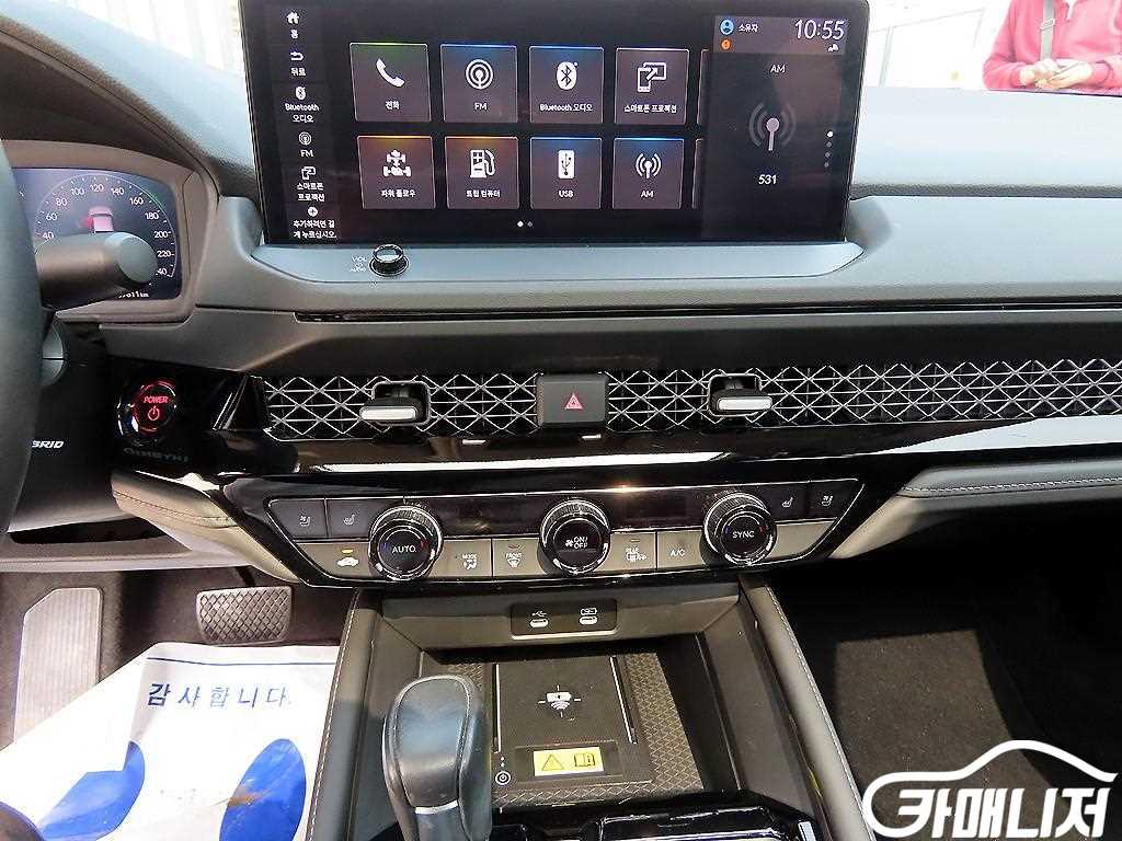 Honda Accord 2.0 Hybrid Touring thumbnail 13